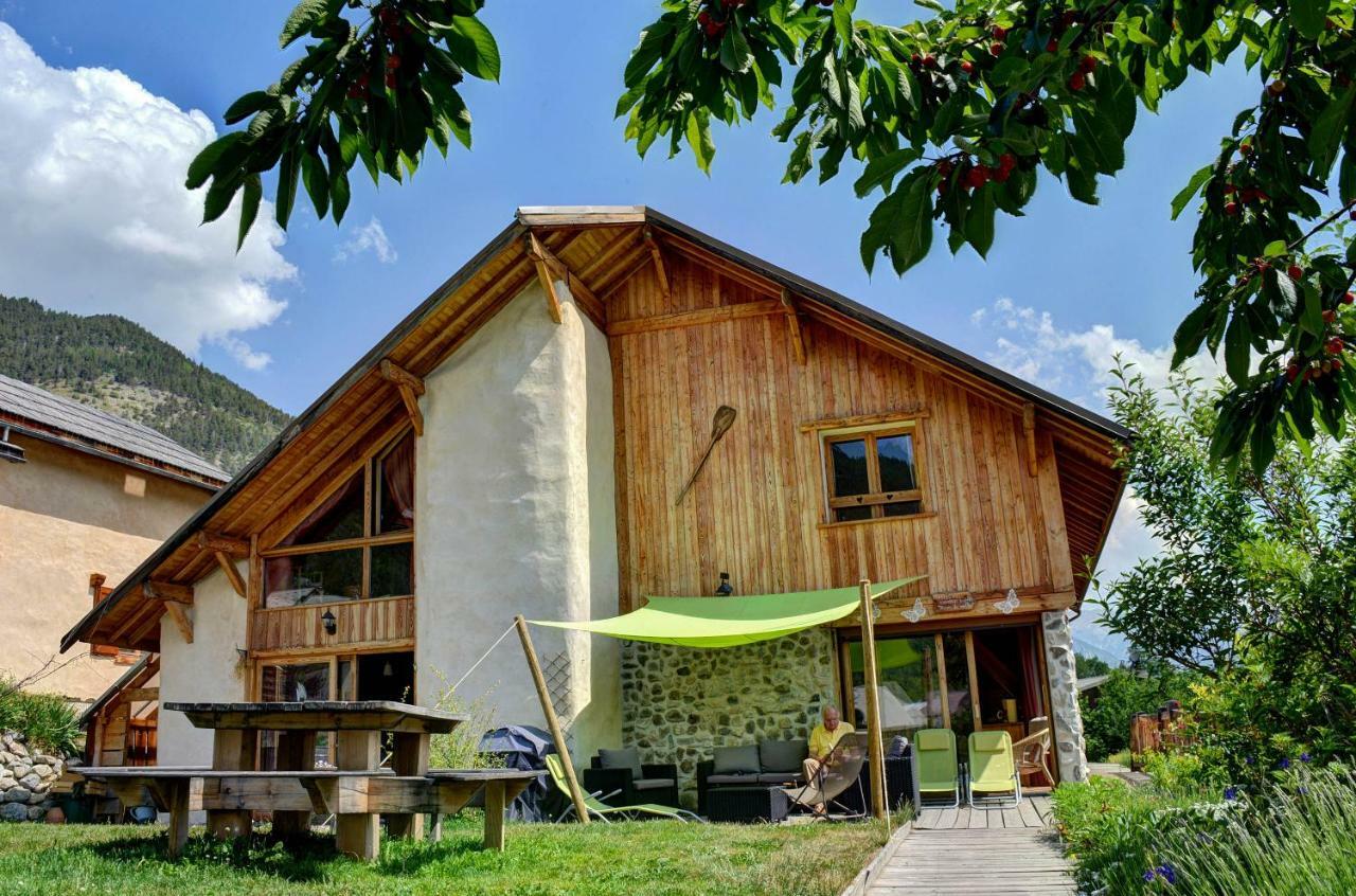 Chambres D'Hote Le Brin De Paille Saint-Martin-de-Queyrières Kültér fotó